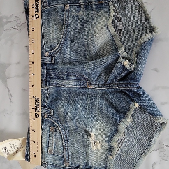 Rag&Bone NWT Chesapeake Low Rise Mini Jean Shorts - Picture 8 of 11